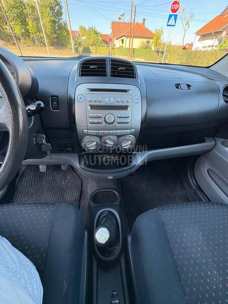 Daihatsu Sirion 1.3 i.   4x4