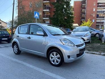 Daihatsu Sirion 1.3 i.   4x4