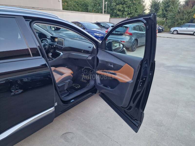 Peugeot 5008 ALLURE