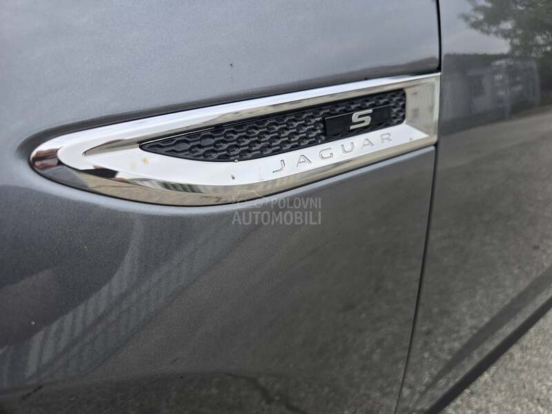 Jaguar E-Pace 2.0D  AUTOM/LED