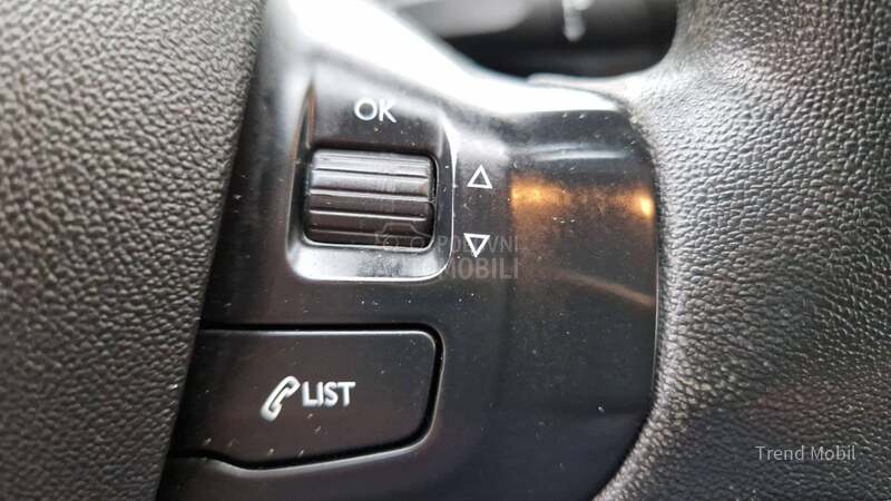 Peugeot 208 1.2 premium pack