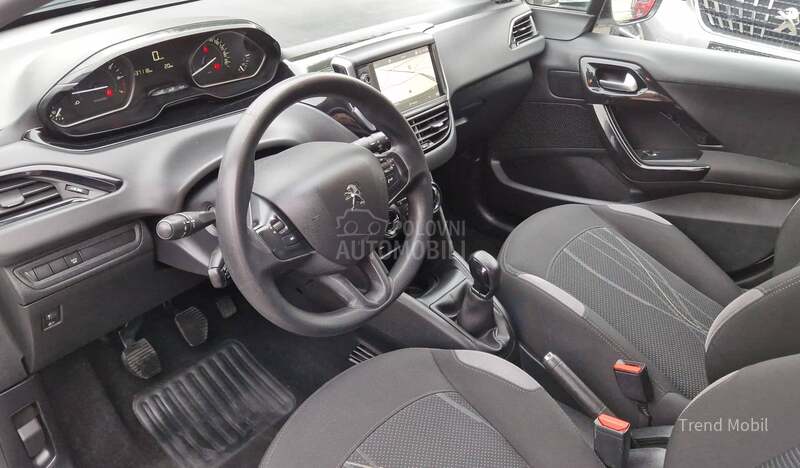 Peugeot 208 1.2 premium pack