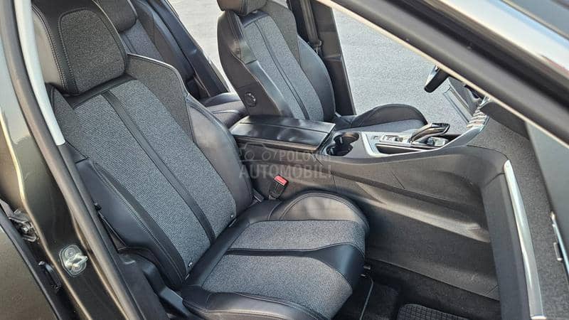 Peugeot 3008 ALLURE EAT8