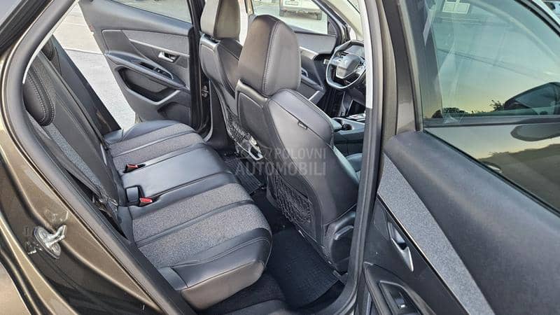 Peugeot 3008 ALLURE EAT8