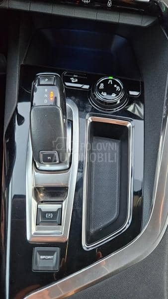 Peugeot 3008 ALLURE EAT8