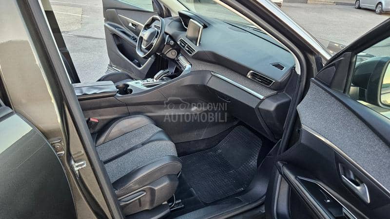 Peugeot 3008 ALLURE EAT8