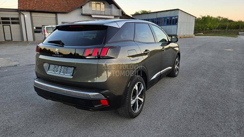 Peugeot 3008 ALLURE EAT8