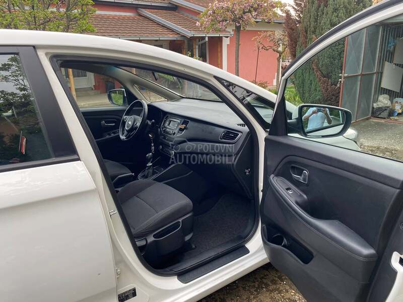 Kia Carens 