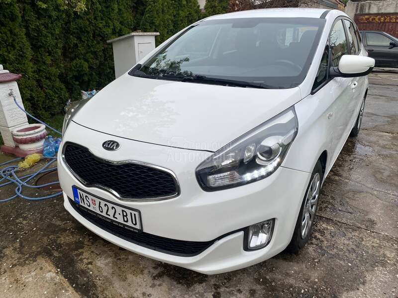 Kia Carens 