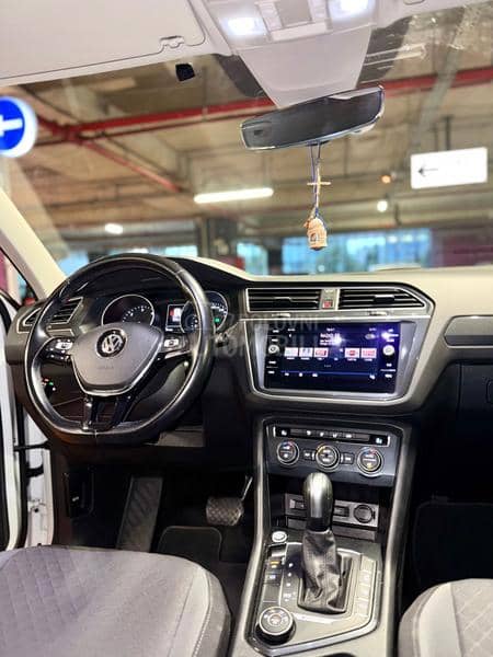 Volkswagen Tiguan R-line/DSG/4X4