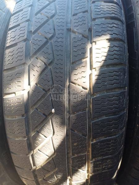 Starmaxx 215/60 R17 Zimska