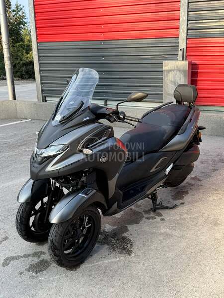 Yamaha Tricity 300 B kategorija