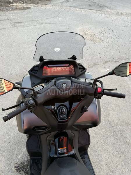 Yamaha Tricity 300 B kategorija