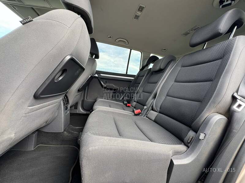 Volkswagen Touran 1.4 B / 7 SED / DSG