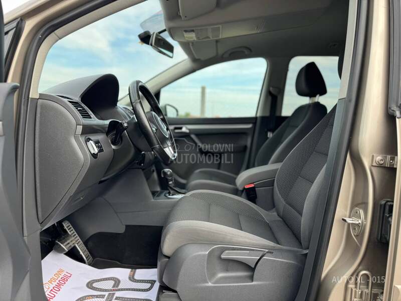Volkswagen Touran 1.4 B / 7 SED / DSG