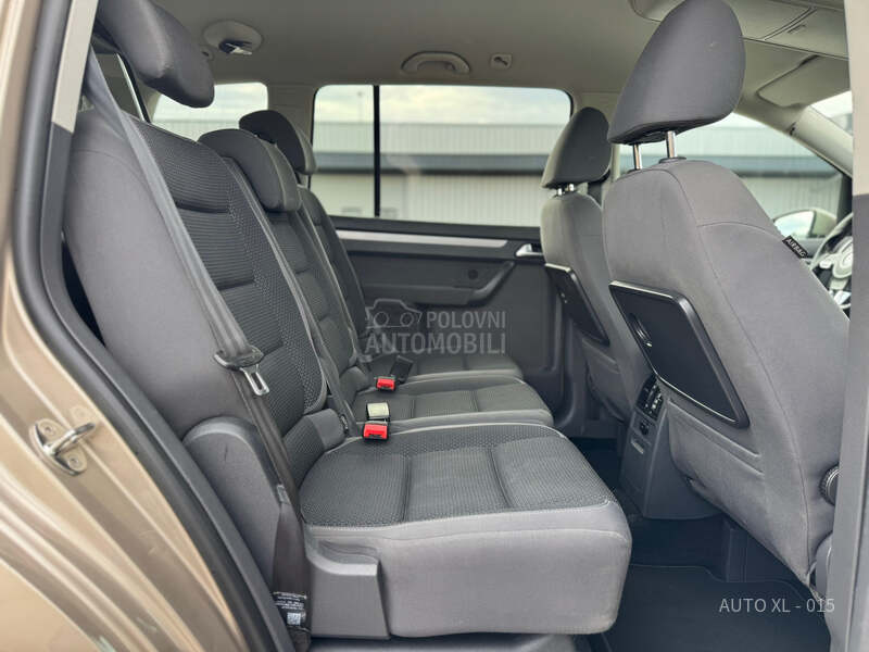 Volkswagen Touran 1.4 B / 7 SED / DSG