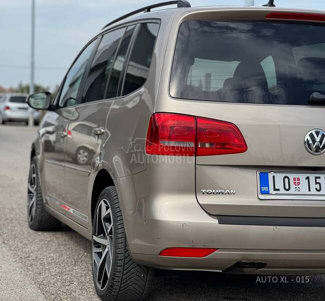 Volkswagen Touran 1.4 B / 7 SED / DSG