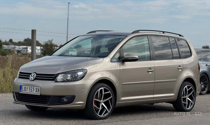 Volkswagen Touran 1.4 B / 7 SED / DSG