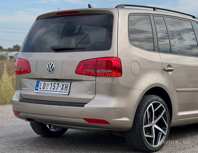 Volkswagen Touran 1.4 B / 7 SED / DSG