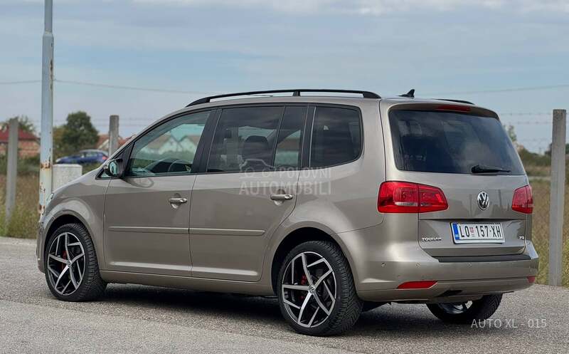 Volkswagen Touran 1.4 B / 7 SED / DSG