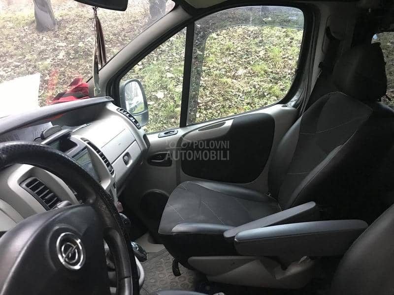 Opel Vivaro 2.5