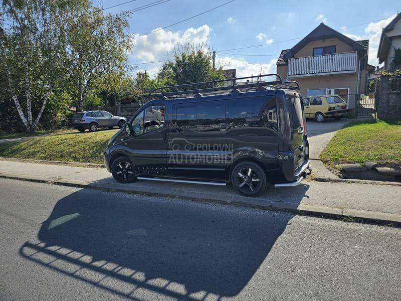 Opel Vivaro 2.5
