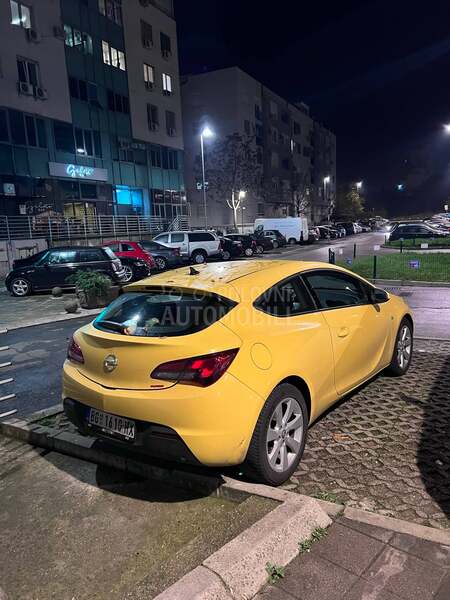 Opel Astra J GTC