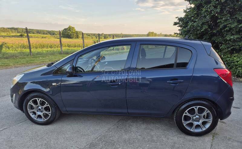Opel Corsa D 1.2i T.N.G