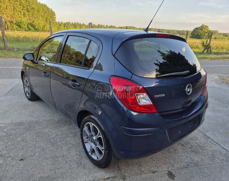 Opel Corsa D 1.2i T.N.G