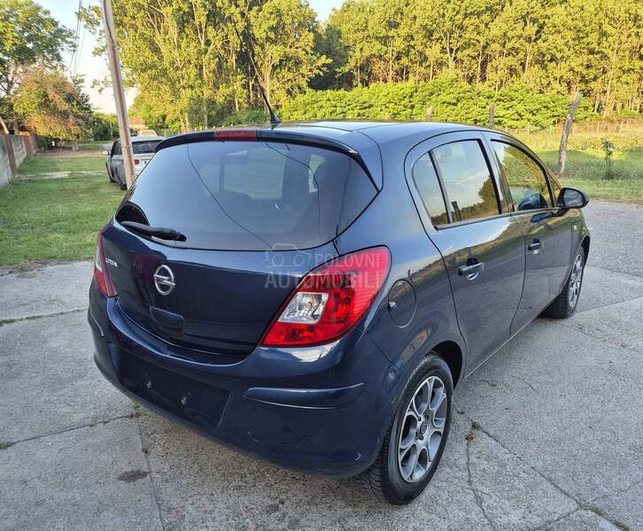 Opel Corsa D 1.2i T.N.G