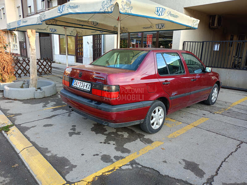 Volkswagen Vento 1.8