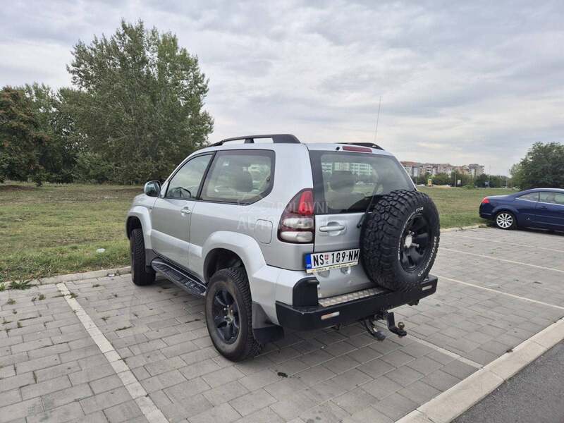 Toyota Land Cruiser 