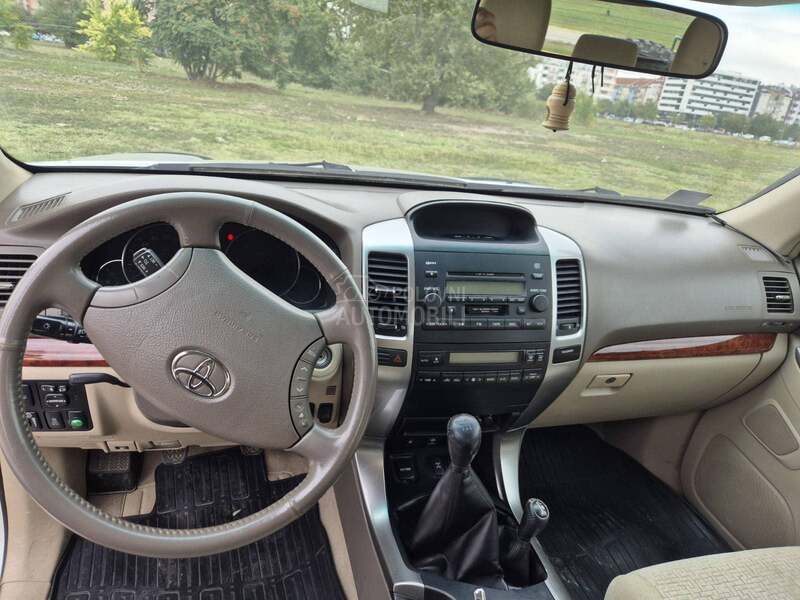 Toyota Land Cruiser 