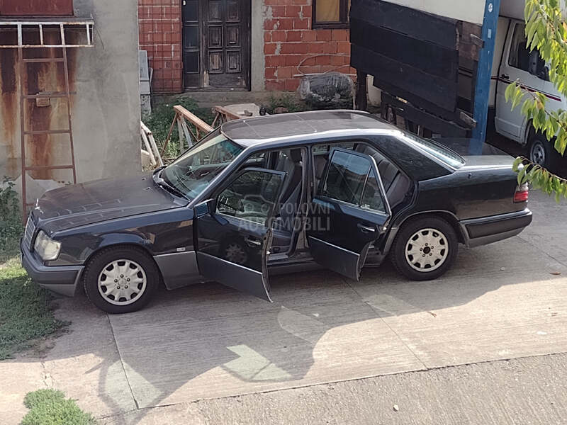 Mercedes Benz E 300 OM606
