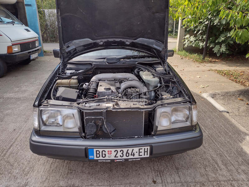Mercedes Benz E 300 OM606