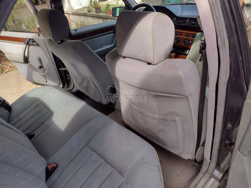 Mercedes Benz E 300 OM606