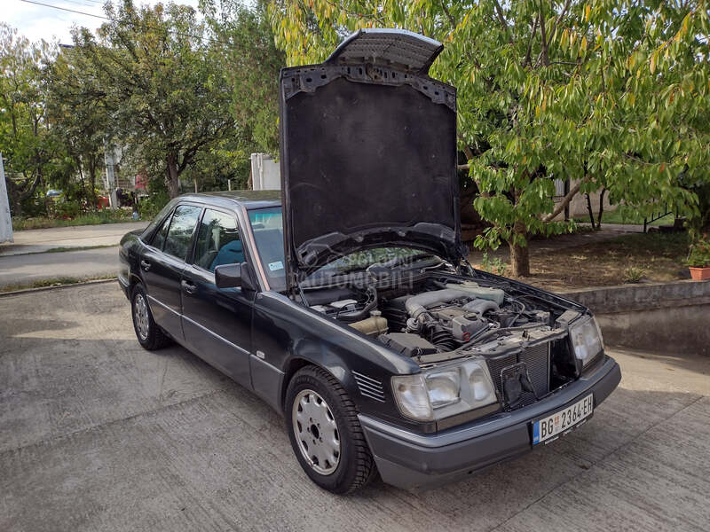 Mercedes Benz E 300 OM606