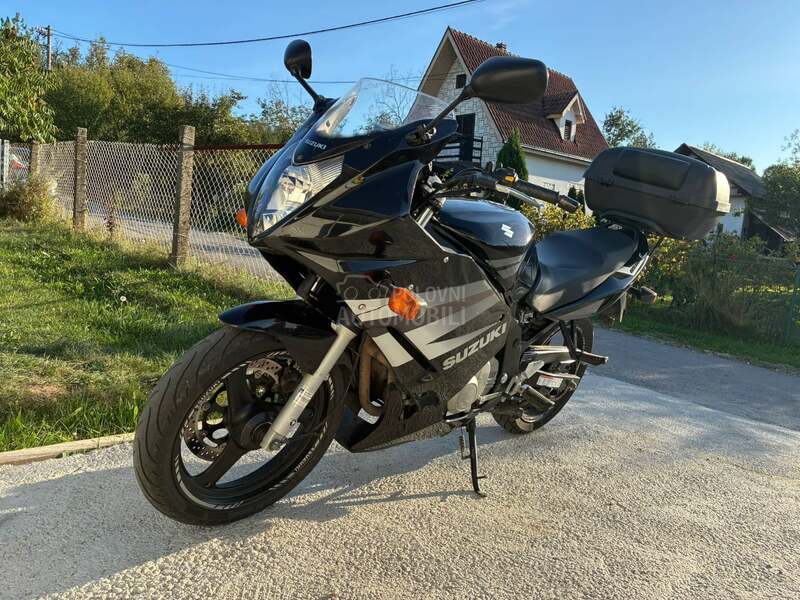 Suzuki GS500F