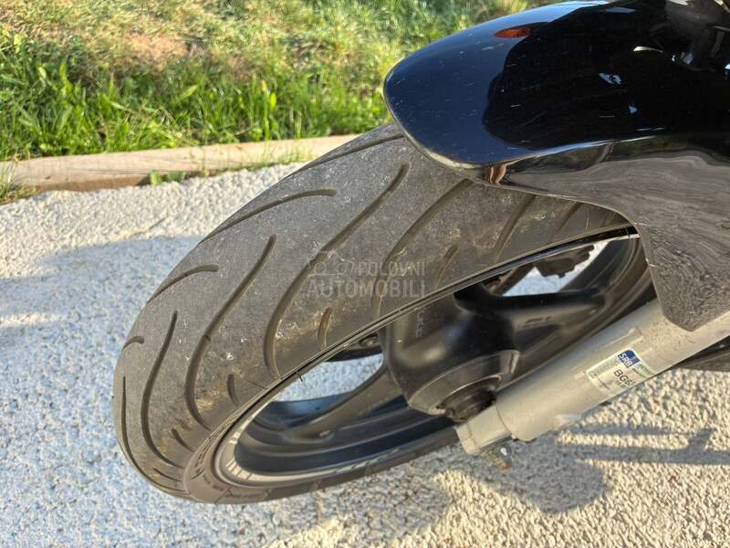 Suzuki GS500F