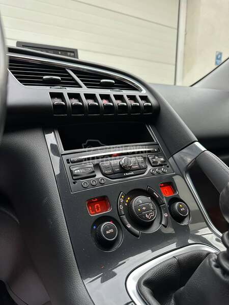 Peugeot 3008 1.6HDI/ALLURE/PERLA