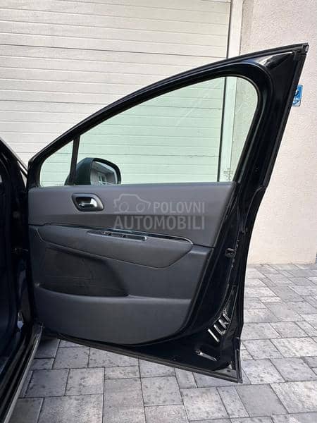 Peugeot 3008 1.6HDI/ALLURE/