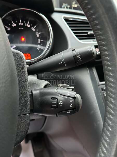 Peugeot 3008 1.6HDI/ALLURE/PERLA