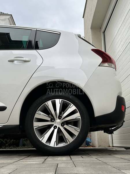 Peugeot 3008 1.6HDI/ALLURE/PERLA