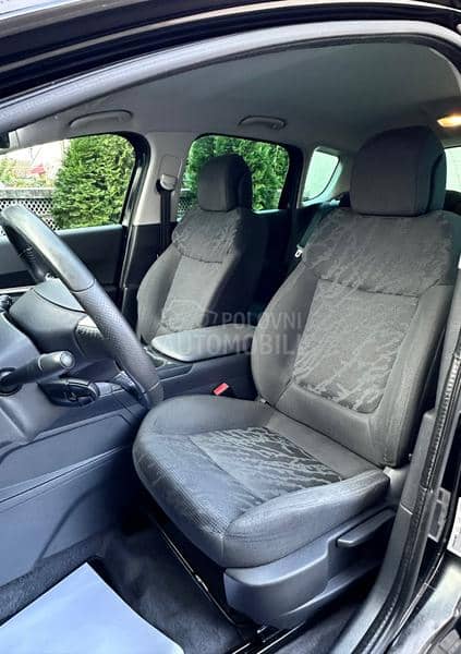 Peugeot 3008 1.6HDI/ALLURE/