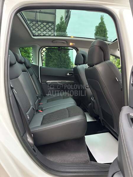 Peugeot 3008 1.6HDI/ALLURE/PERLA