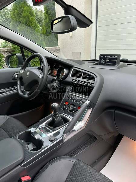 Peugeot 3008 1.6HDI/ALLURE/PERLA