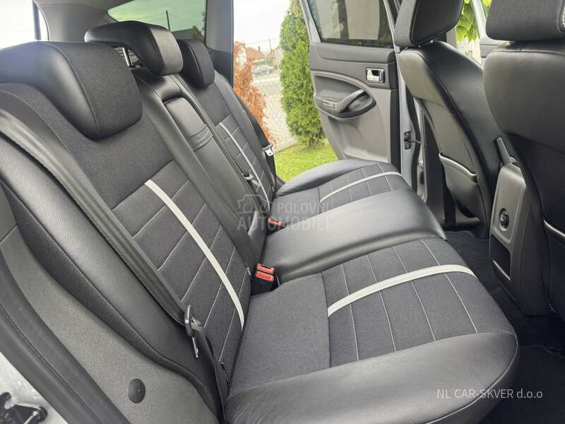 Ford Kuga 2.0TDCi/Titanium/4X4