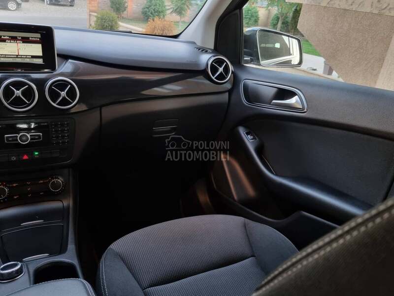 Mercedes Benz B 180 /AUTOM/