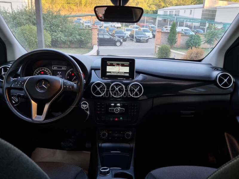 Mercedes Benz B 180 /AUTOM/