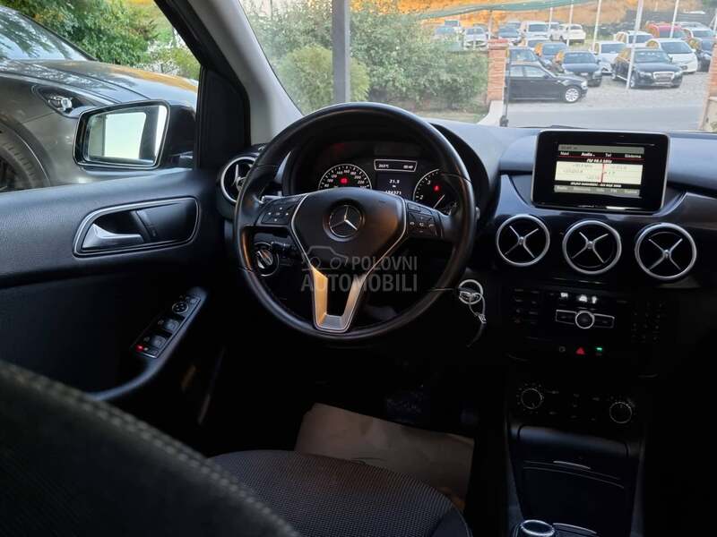 Mercedes Benz B 180 /AUTOM/